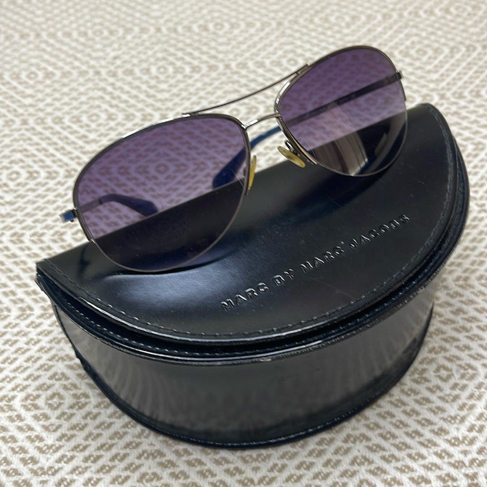 Marc by Marc Jacobs -Aviator- women's Sunglasses